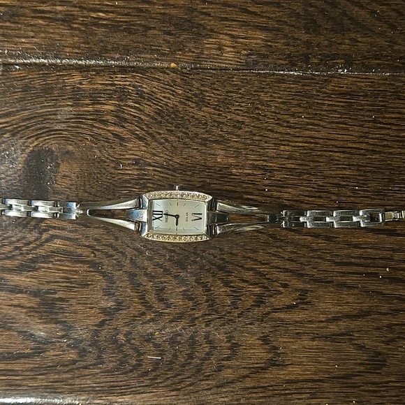 Seiko Solar Silver Women's Watch - Picture 2 of 3